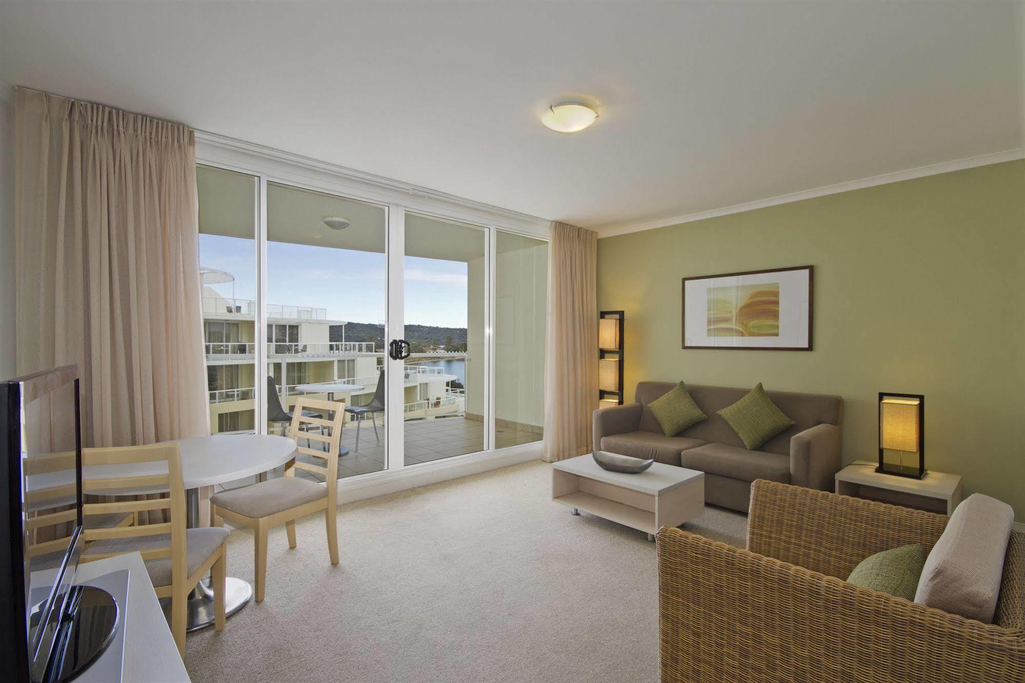 Mantra Ettalong Beach Exterior photo